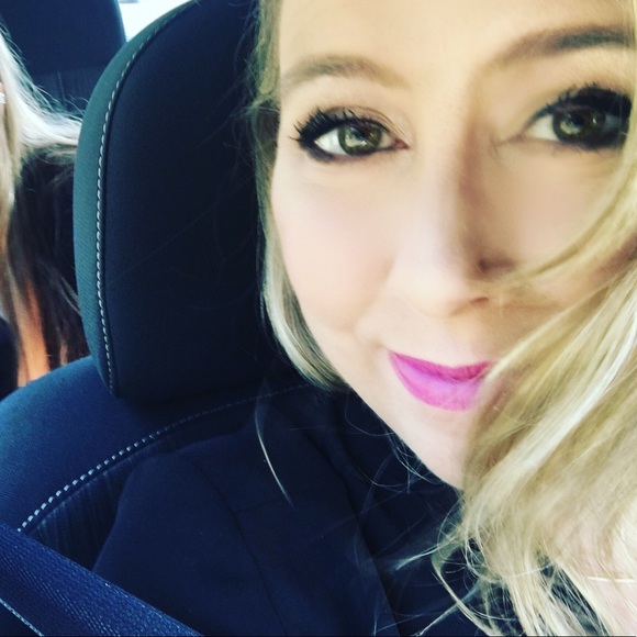 Meet your Posher, Tracey - Picture 2 of 2